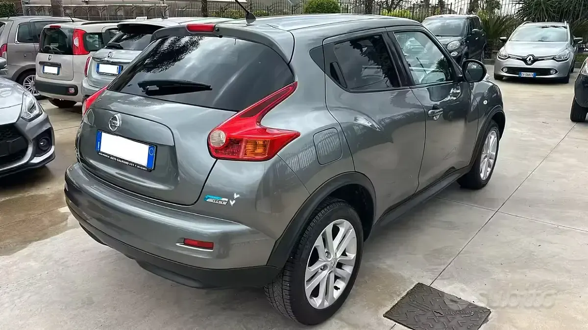 Usata Nissan Juke 110 CV (80 kW) 2012 Grigio SUV
