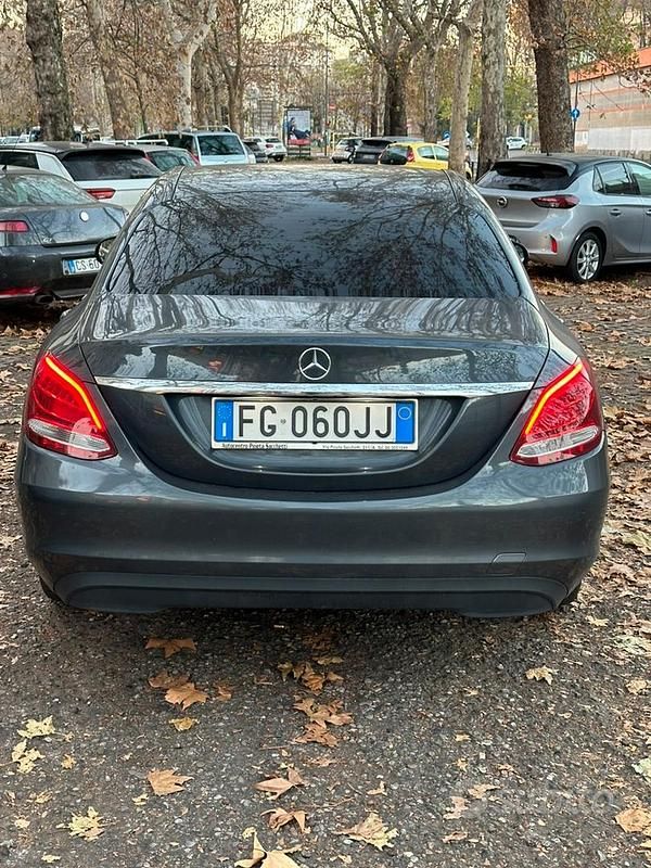 Usata Mercedes 180 156 CV (114 kW) 2016 Grigio Berlina