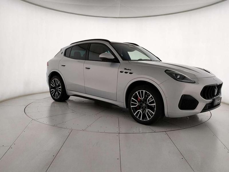 Grigio Usata 2023 Maserati Grecale SUV | 55.900 € (Ottimo prezzo) - Immagine 1/4