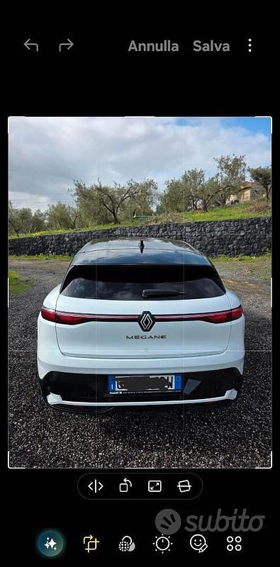 Käytetty Renault Megane E-Tech 161 kW (220 HP) 2023 Valkoinen Sedan