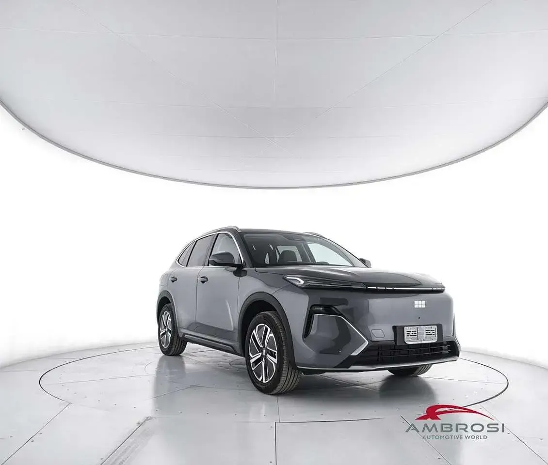 Nuova Geely Starray 218 CV (160 kW) 2026 Gray SUV
