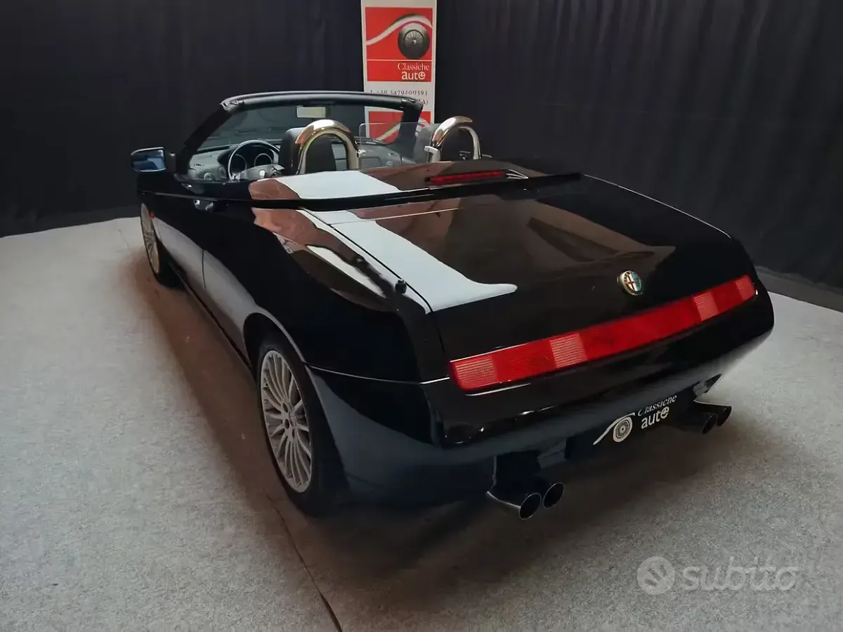Usata Alfa Romeo Spider 218 CV (160 kW) 2001 Nero Cabrio
