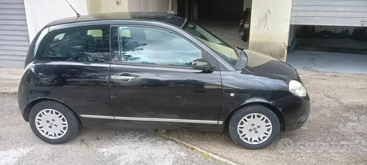 Usata Lancia Ypsilon 75 CV (55 kW) 2008 Nero Utilitaria