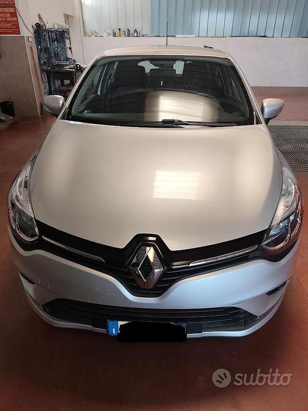 Usado Renault Clio IV 75 CV (55 kW) 2018 Gris Utilitario