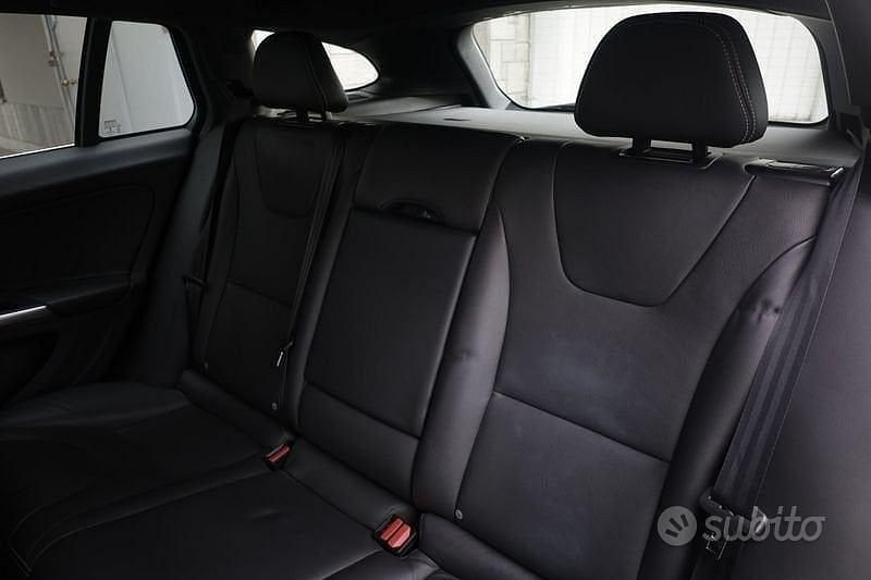Usata Volvo V60 Summum 220 CV (161 kW) 2017 Bianco Station wagon