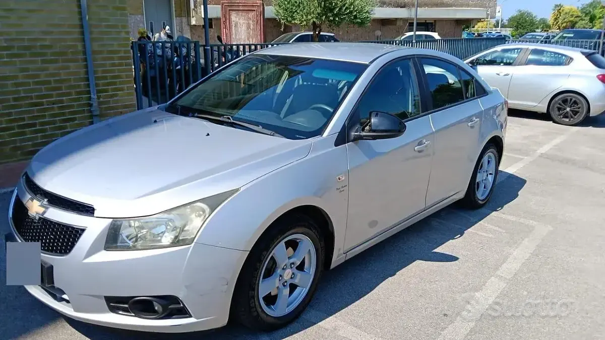 Usata Chevrolet Cruze 113 CV (83 kW) 2009 Grigio Berlina