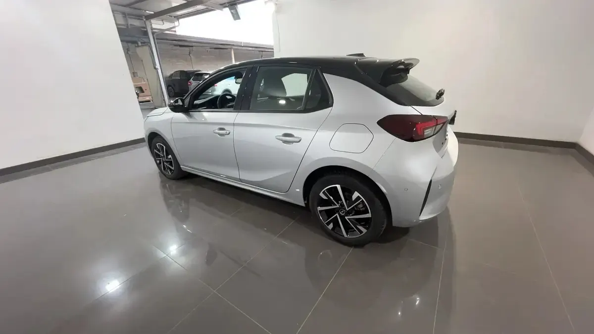 Usata Opel Corsa S 101 CV (74 kW) 2025 Silver/tetto nero Utilitaria