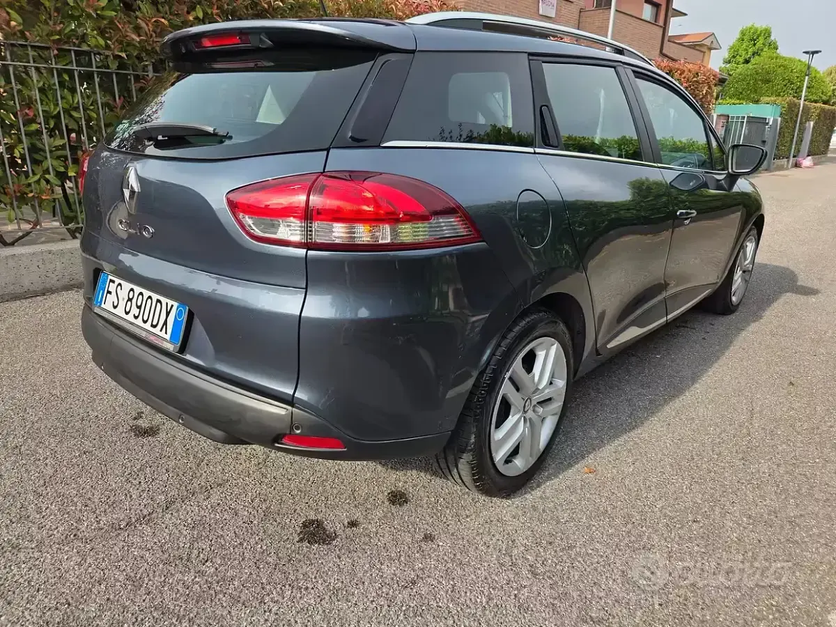 Usata Renault Clio GrandTour Business 75 CV (55 kW) 2018 Grigio Station wagon