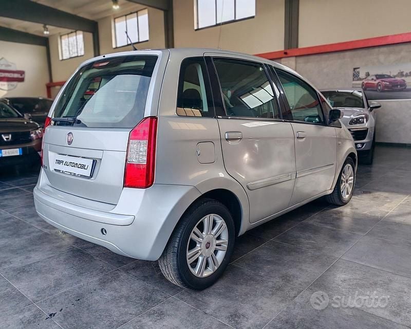 Usata Fiat Idea S 95 CV (69 kW) 2011 Grigio Monovolume