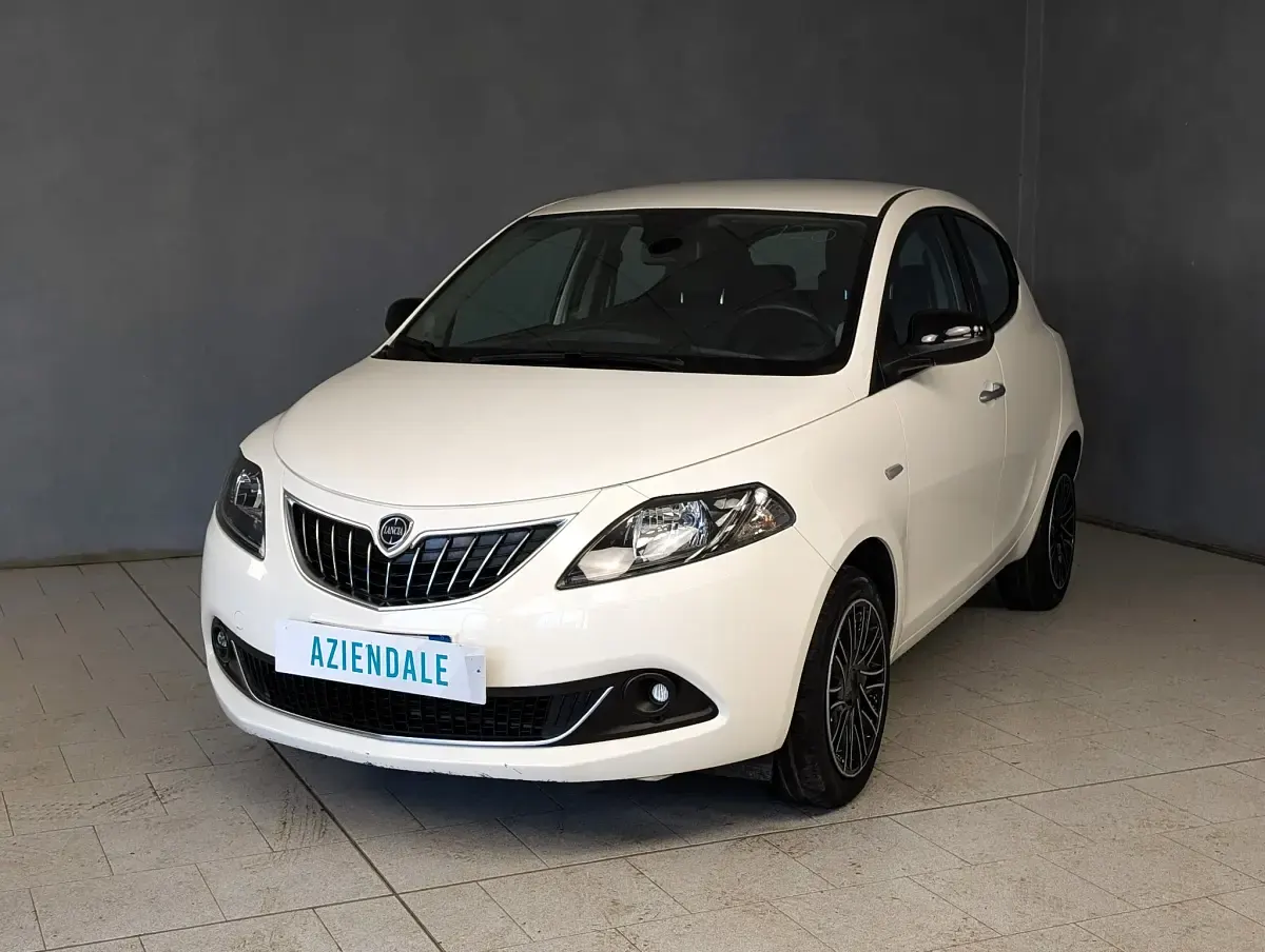 Usata Lancia Ypsilon Gold 70 CV (51 kW) 2023 Utilitaria