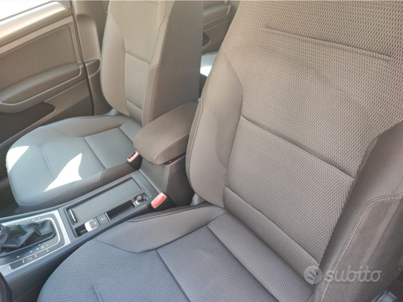 Usata VW Golf VII 110 CV (80 kW) 2017 Grigio Station wagon