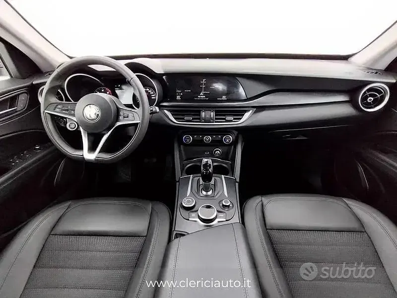 Usata Alfa Romeo Stelvio Executive 210 CV (154 kW) 2018 Blu SUV