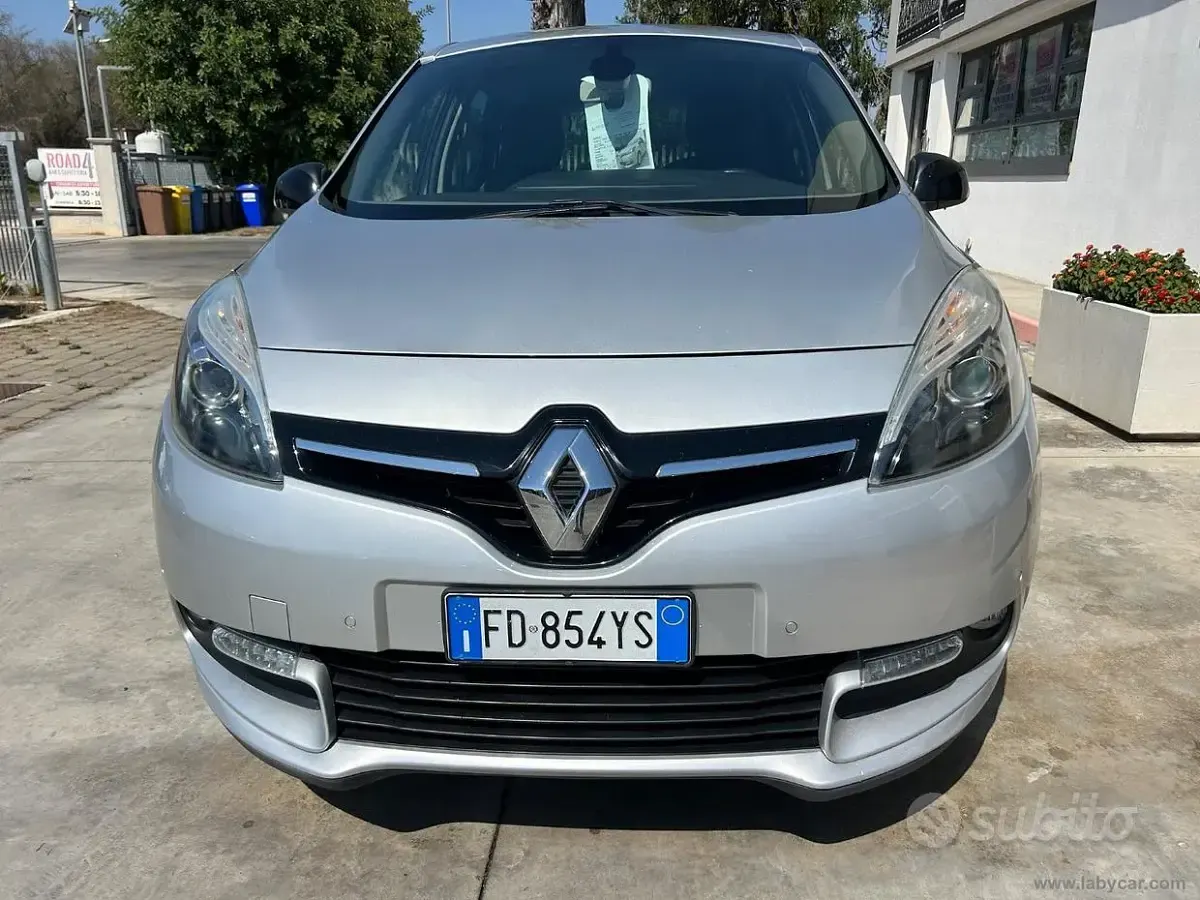 Usata Renault Scénic III LIMITED 110 CV (80 kW) 2016 Argento Monovolume