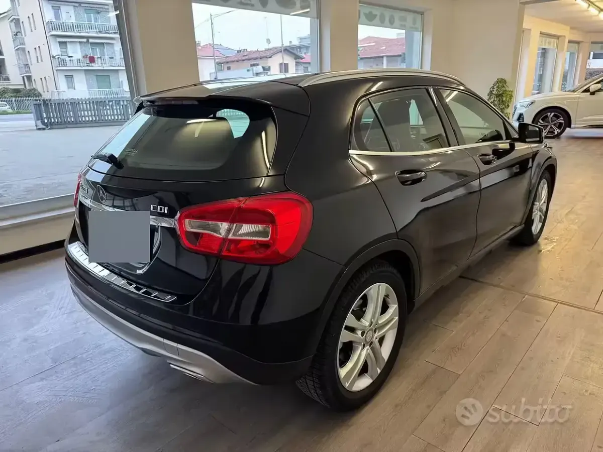 Usata Mercedes GLA220 170 CV (125 kW) 2015 Nero SUV