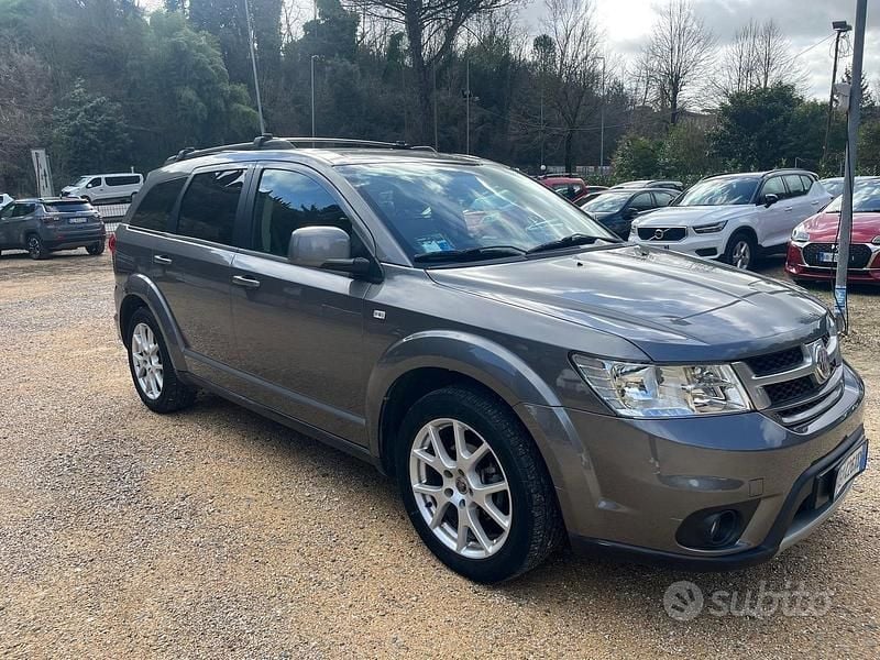 Usata Fiat Freemont 170 CV (125 kW) 2011 Grigio SUV