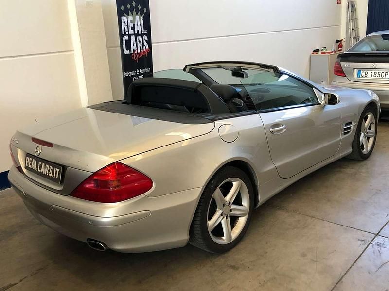 Usata Mercedes SL350 245 CV (180 kW) 2005 Argento Cabrio