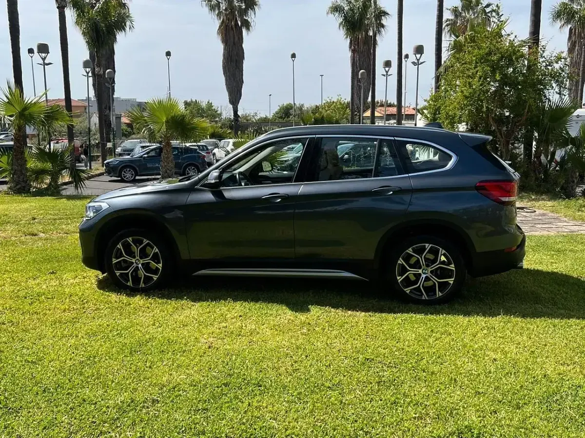 Usado BMW X1 xLine 178 CV (130 kW) 2021 Gris SUV