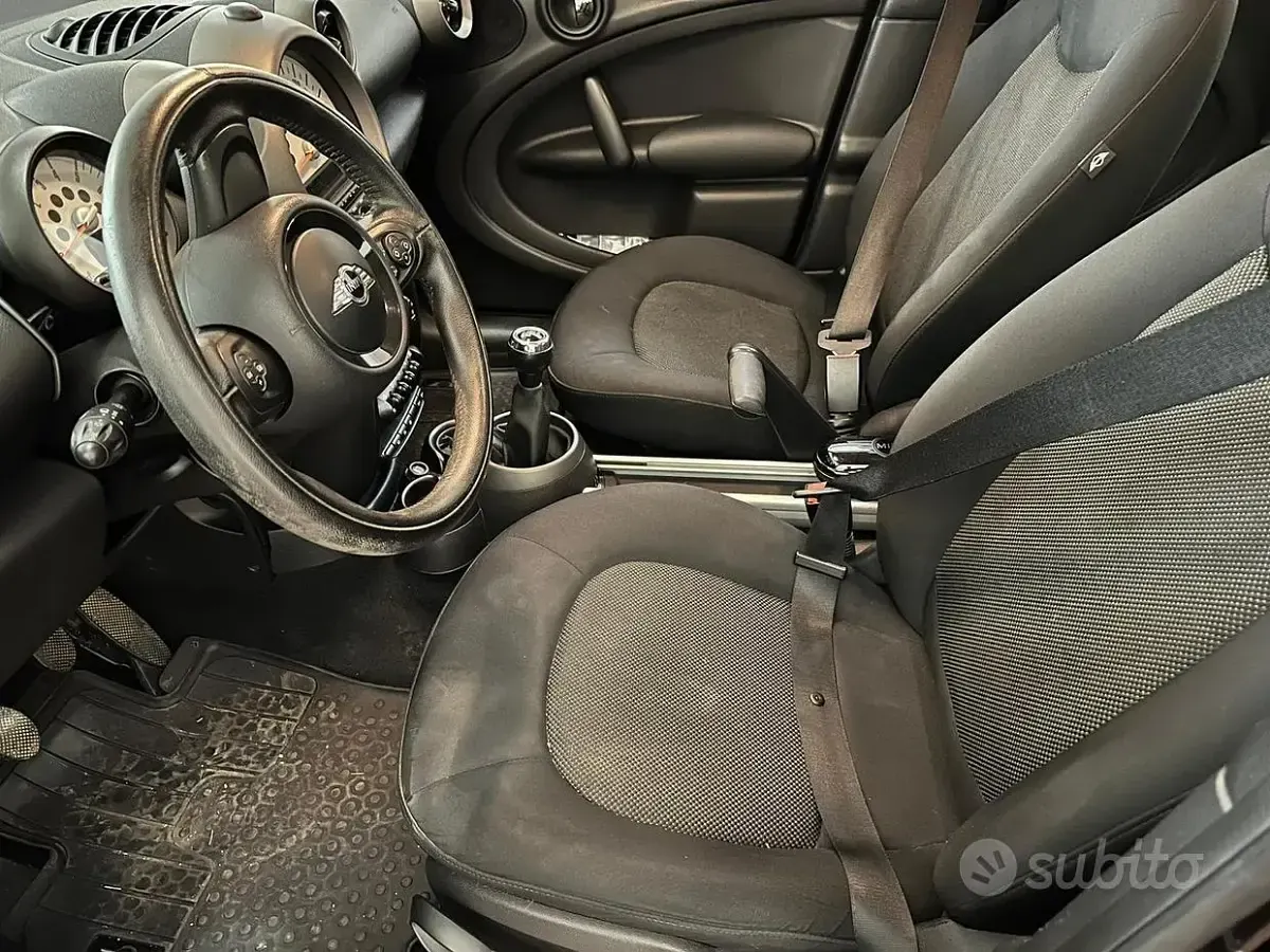Usata Mini Countryman 111 CV (81 kW) 2012 Nero SUV