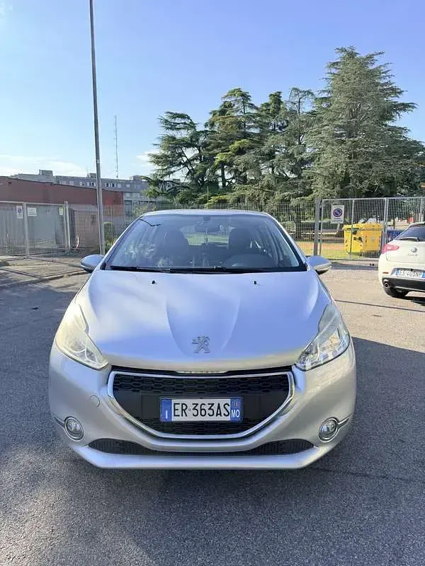 Usata Peugeot 208 Active 82 CV (60 kW) 2013 Grigio Utilitaria