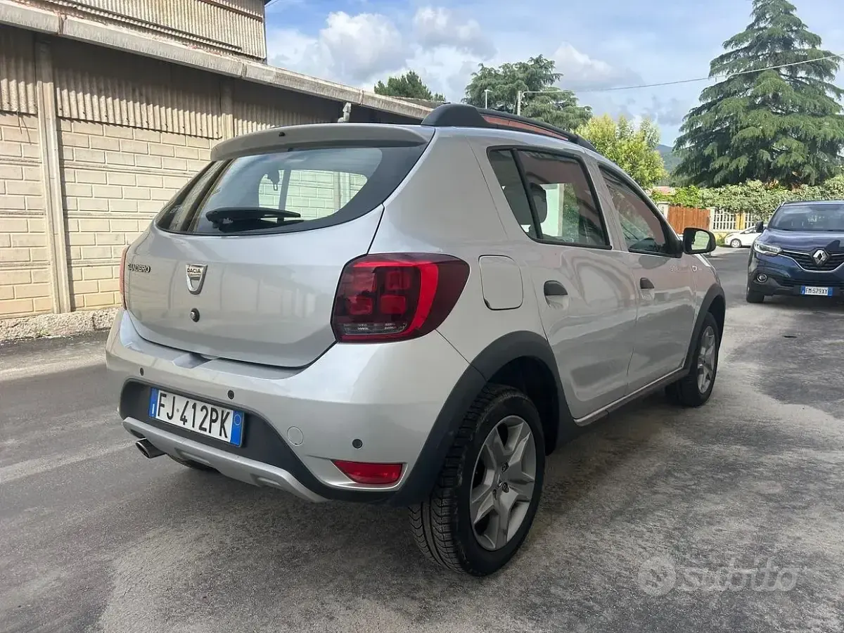 Usata Dacia Sandero Stepway 90 CV (66 kW) 2017 Grigio SUV