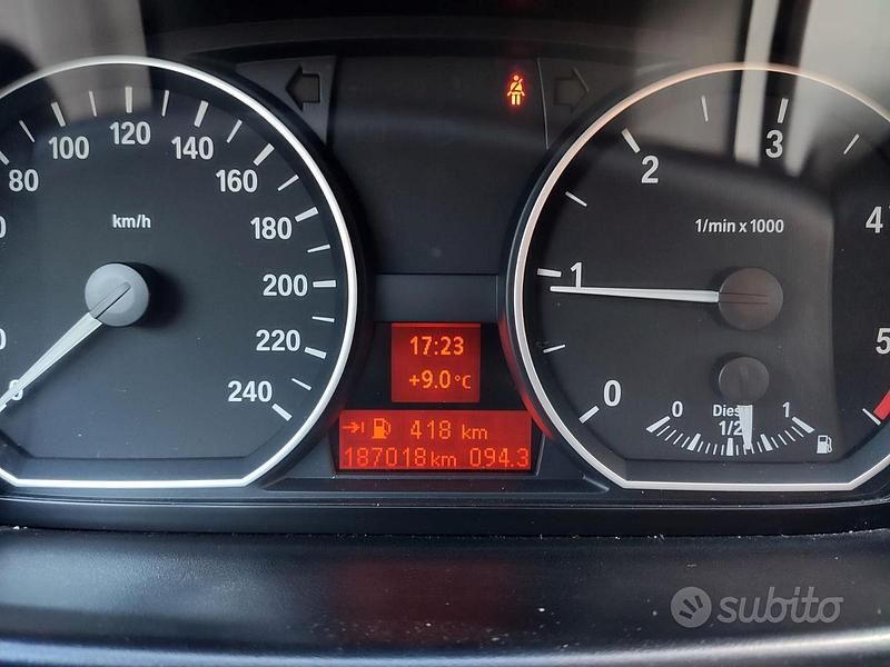 Usata BMW 118 Efficient Dynamics 143 CV (105 kW) 2011 Nero Utilitaria
