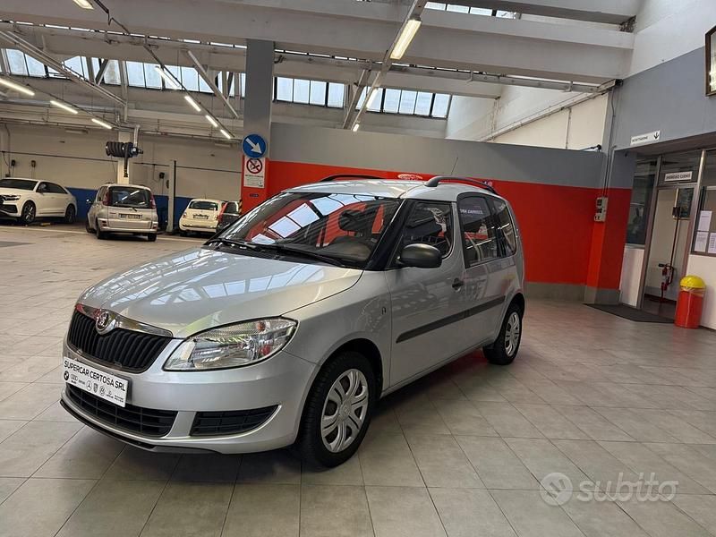 Grigio Usata 2013 Skoda Roomster Ambition Monovolume | 5900 € (Cara) - Immagine 1/4