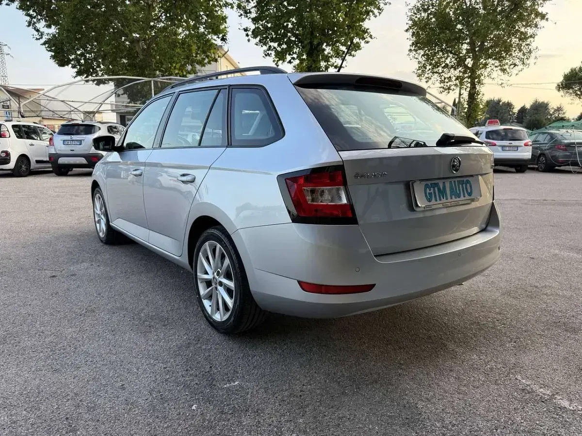 Usata Skoda Fabia Business Line 75 CV (55 kW) 2019 Argento Utilitaria