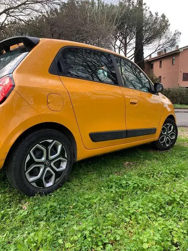 Usata Renault Twingo 65 CV (47 kW) 2022 Giallo Utilitaria