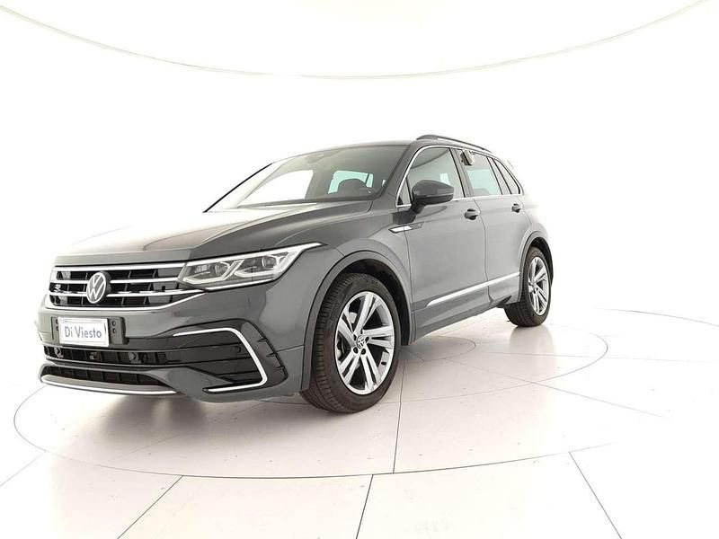 Usata VW Tiguan R-line 150 CV (110 kW) 2023 Dolphin grey metallizzato SUV