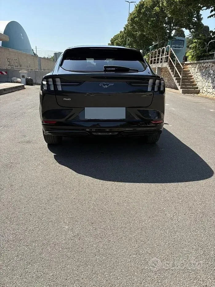 Usata Ford Mustang Premium 351 CV (258 kW) 2022 Nero Station wagon