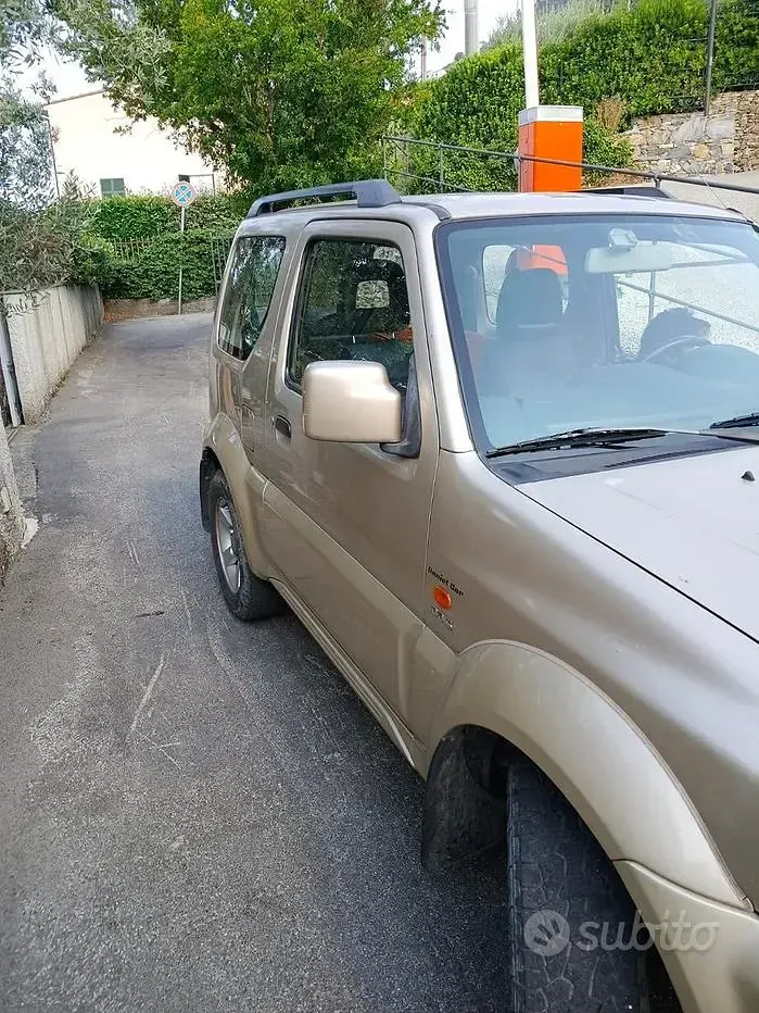 Usata Suzuki Jimny 65 CV (47 kW) 2011 SUV
