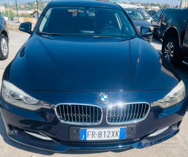 Blu/azzurro Usata 2013 BMW 316 Sport Line Station wagon | 7400 € (Buon prezzo) - Immagine 1/4