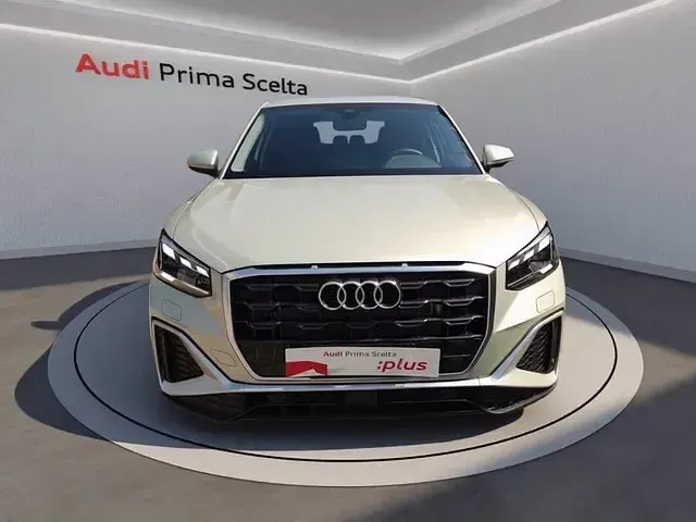 Nuova Audi Q2 S-Line 150 CV (110 kW) 2026 Argento rugiada metallizzato SUV