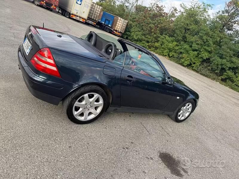 Usata Mercedes SLK230 193 CV (141 kW) 1999 Blu Cabrio