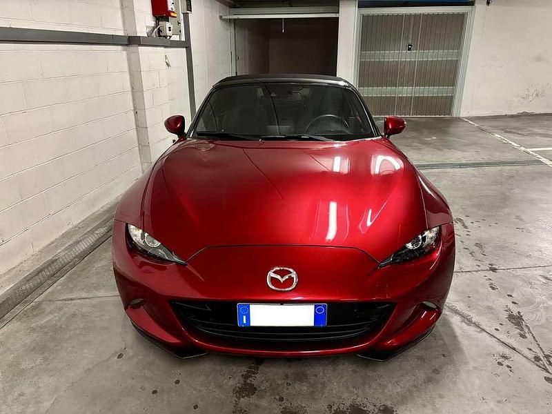Usata Mazda MX5 Exclusive-Line 184 CV (135 kW) 2023 Rosso Cabrio