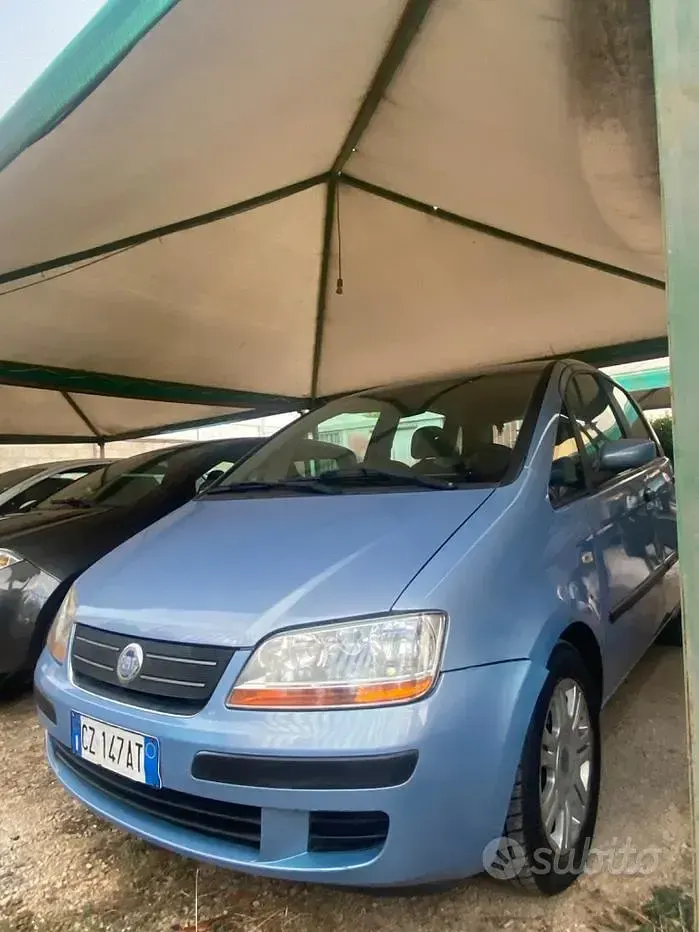 Usata Fiat Idea 70 CV (51 kW) 2005 Blu Monovolume