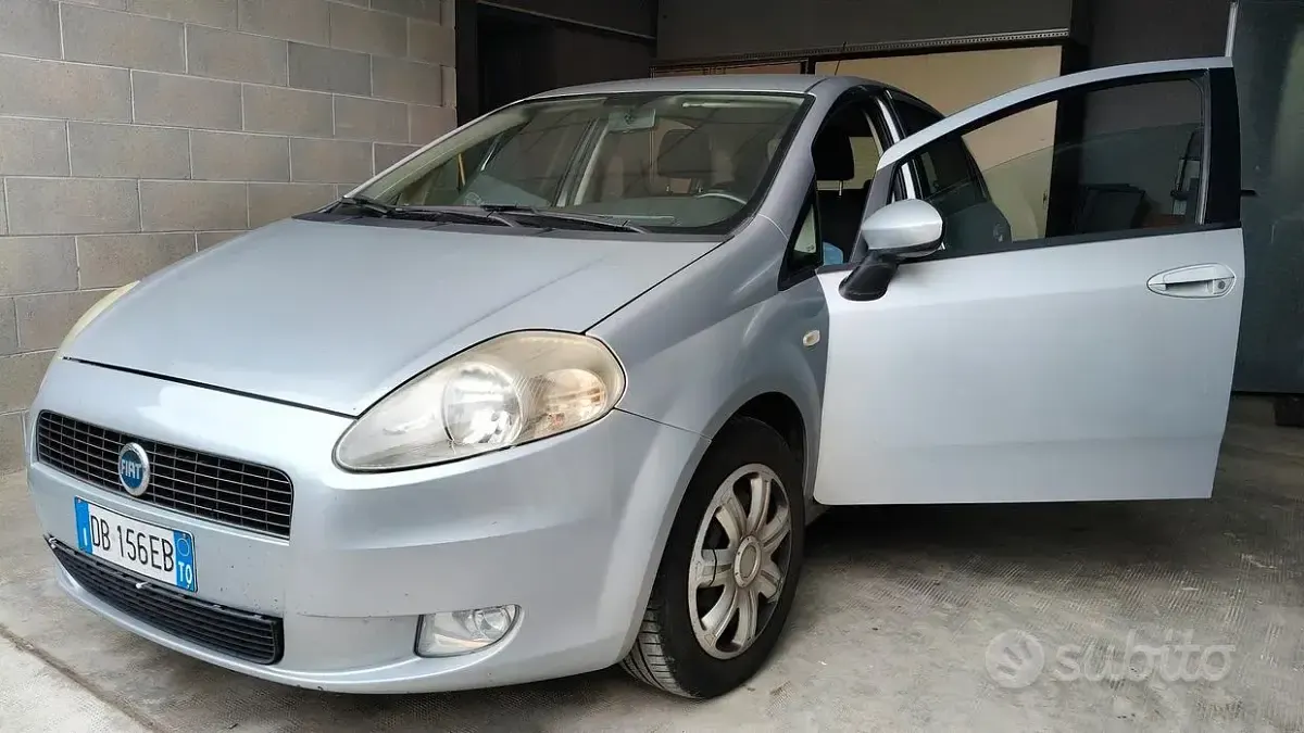 Usata Fiat Grande Punto 65 CV (47 kW) 2006 Grigio Utilitaria