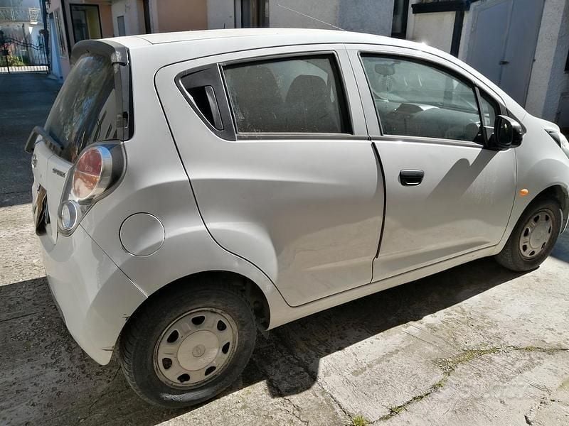 Usata Chevrolet Spark 68 CV (50 kW) 2011 Bianco Utilitaria