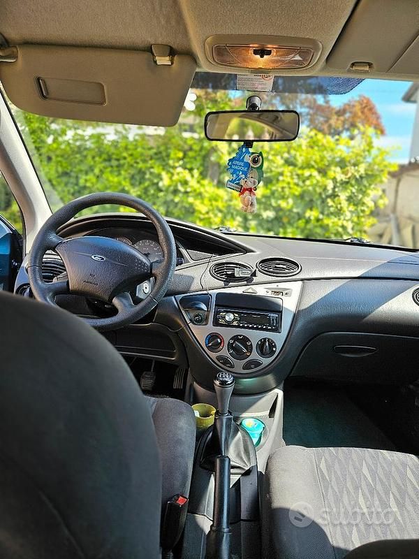 Begagnad Ford Focus 100 HK (73 kW) 2002 Sedan