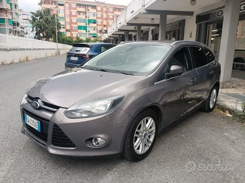 Usata Ford Focus Titanium 116 CV (85 kW) 2014 Grigio Station wagon