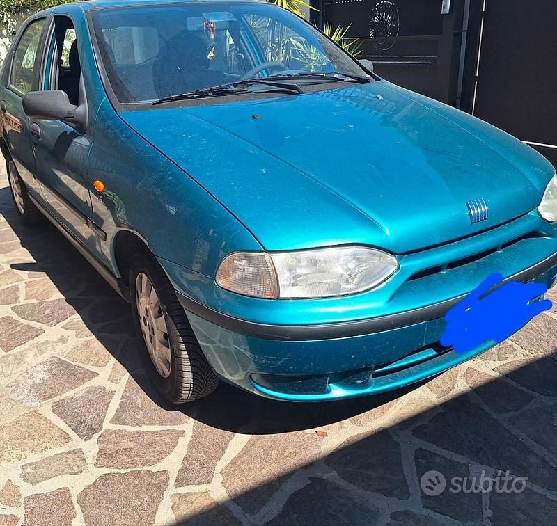 Verde Usata 2000 Fiat Palio Tre volumi | 2000 € - Immagine 1/4