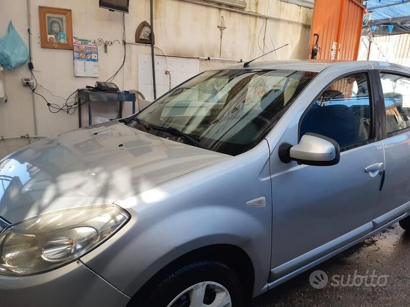 Grigio Usata 2009 Dacia Sandero Due volumi | 1500 € - Immagine 1/4