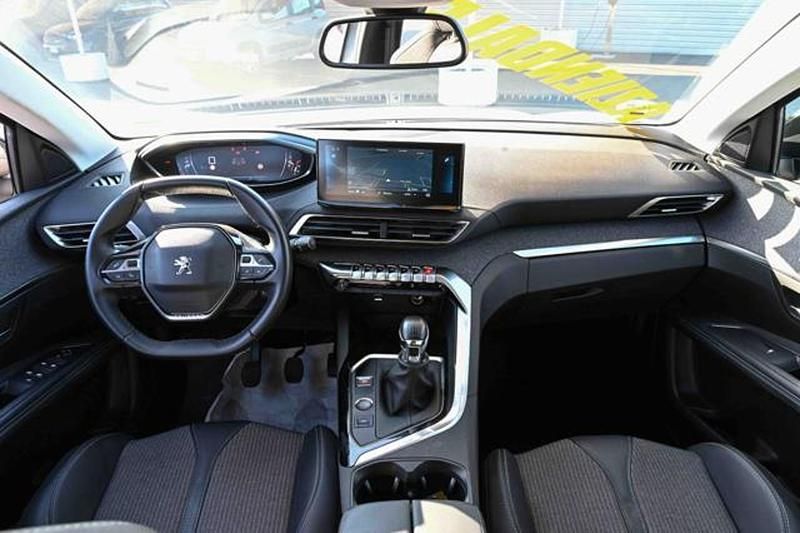 Usata Peugeot 3008 Allure 130 CV (95 kW) 2022 Argento SUV