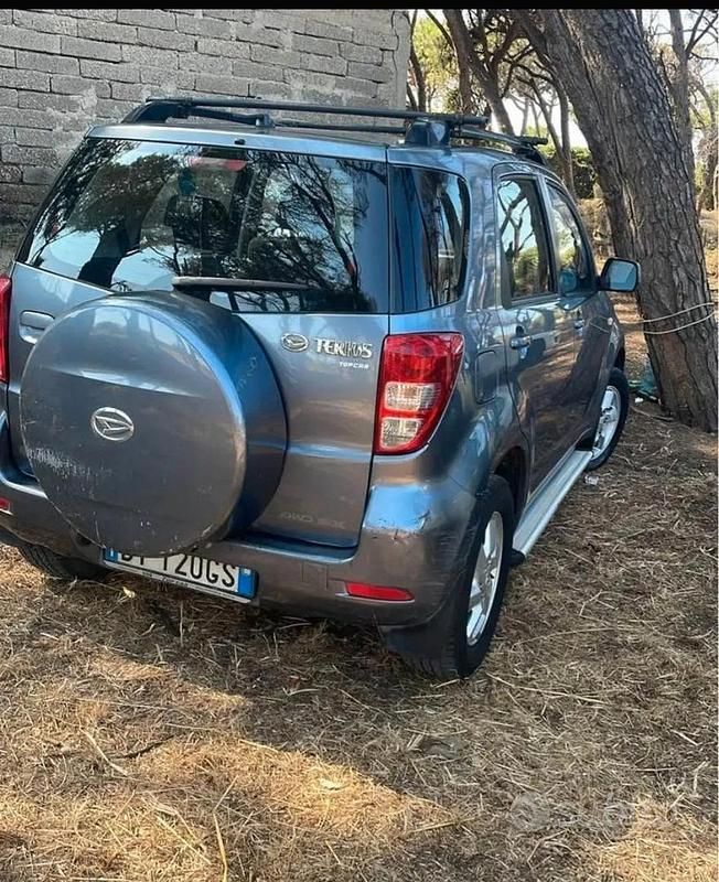 Usata Daihatsu Terios 105 CV (77 kW) 2008 Grigio SUV