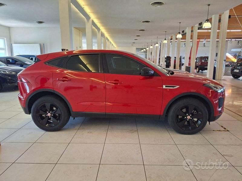 Usata Jaguar E-Pace 150 CV (110 kW) 2018 Rosso pastello SUV
