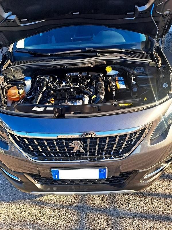 Usata Peugeot 2008 Allure 102 CV (75 kW) 2019 Grigio SUV