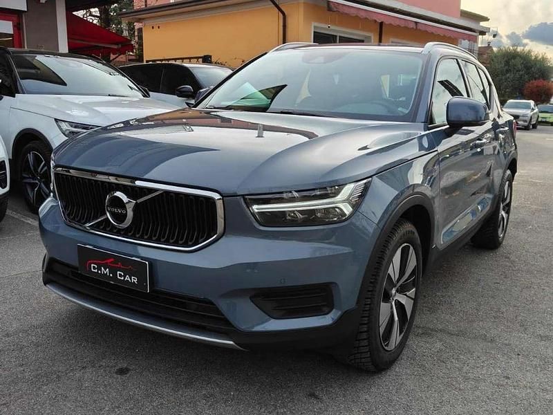 Usata Volvo XC40 Momentum 163 CV (119 kW) 2022 Blu/azzurro SUV