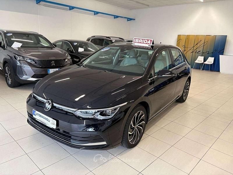 Nero Usata 2022 VW Golf Style Tre volumi | 24.800 € (Buon prezzo) - Immagine 1/4