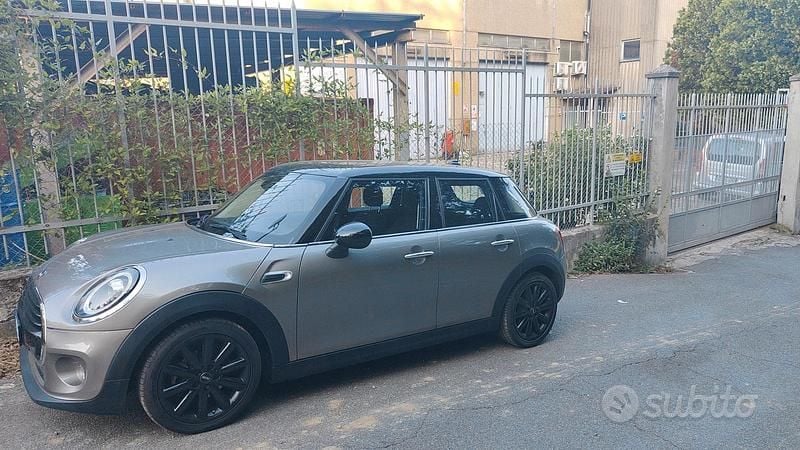 Usata Mini Cooper D 116 CV (85 kW) 2019 Grigio Utilitaria