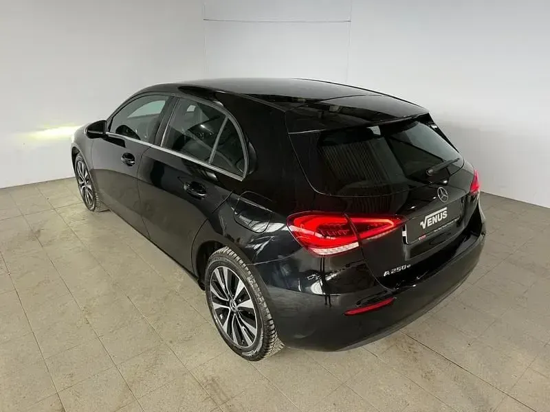 Usata Mercedes A250 Business 218 CV (160 kW) 2023 Nero Utilitaria